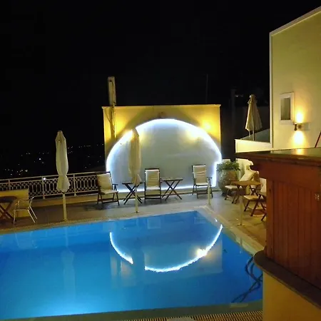 شقة فندقية Sky Of Thira 3*
