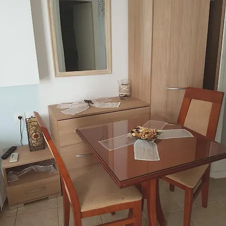 Sky Of Thira Apartmanhotel